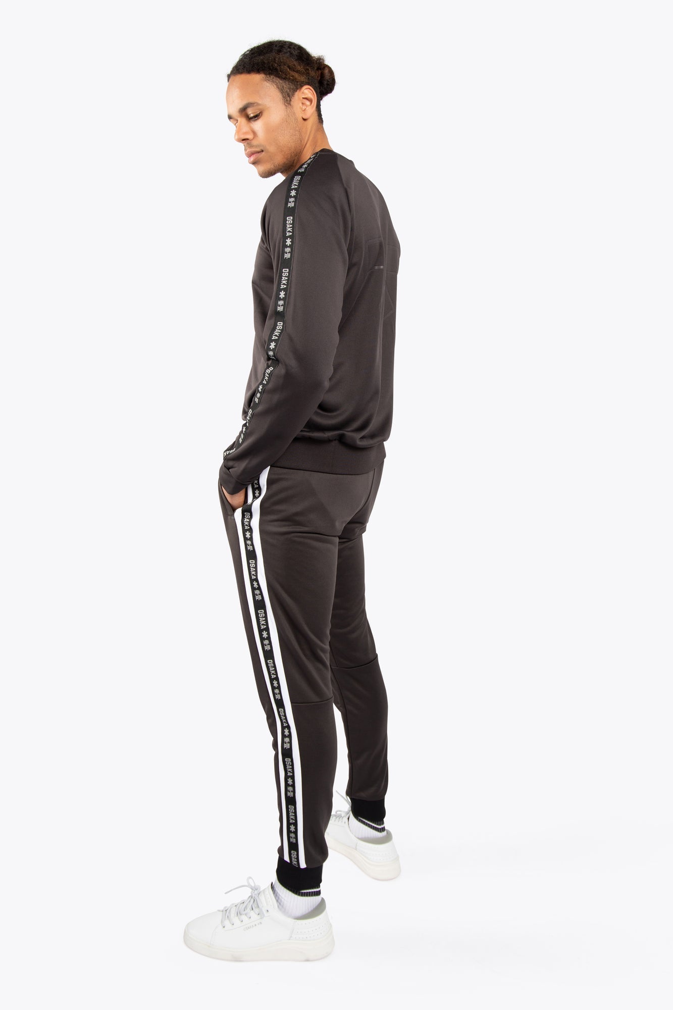 Osaka Men's Training Sweater (Black) - Padellife.dk