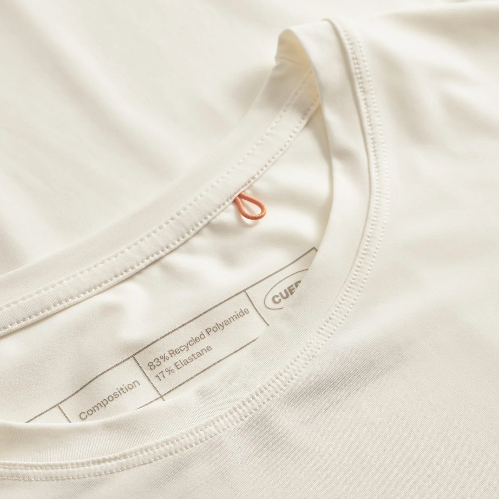 Cuera Active Light Weight T-shirt (Off White w. Navy/Green)