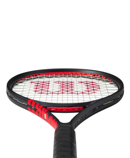 Wilson Clash 100 V3 tennis ketcher
