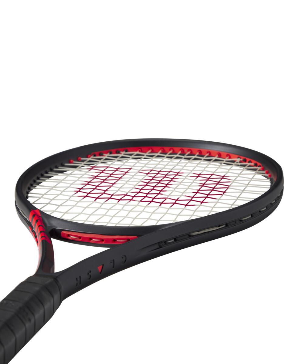 Wilson Clash 100 V3 tennis ketcher