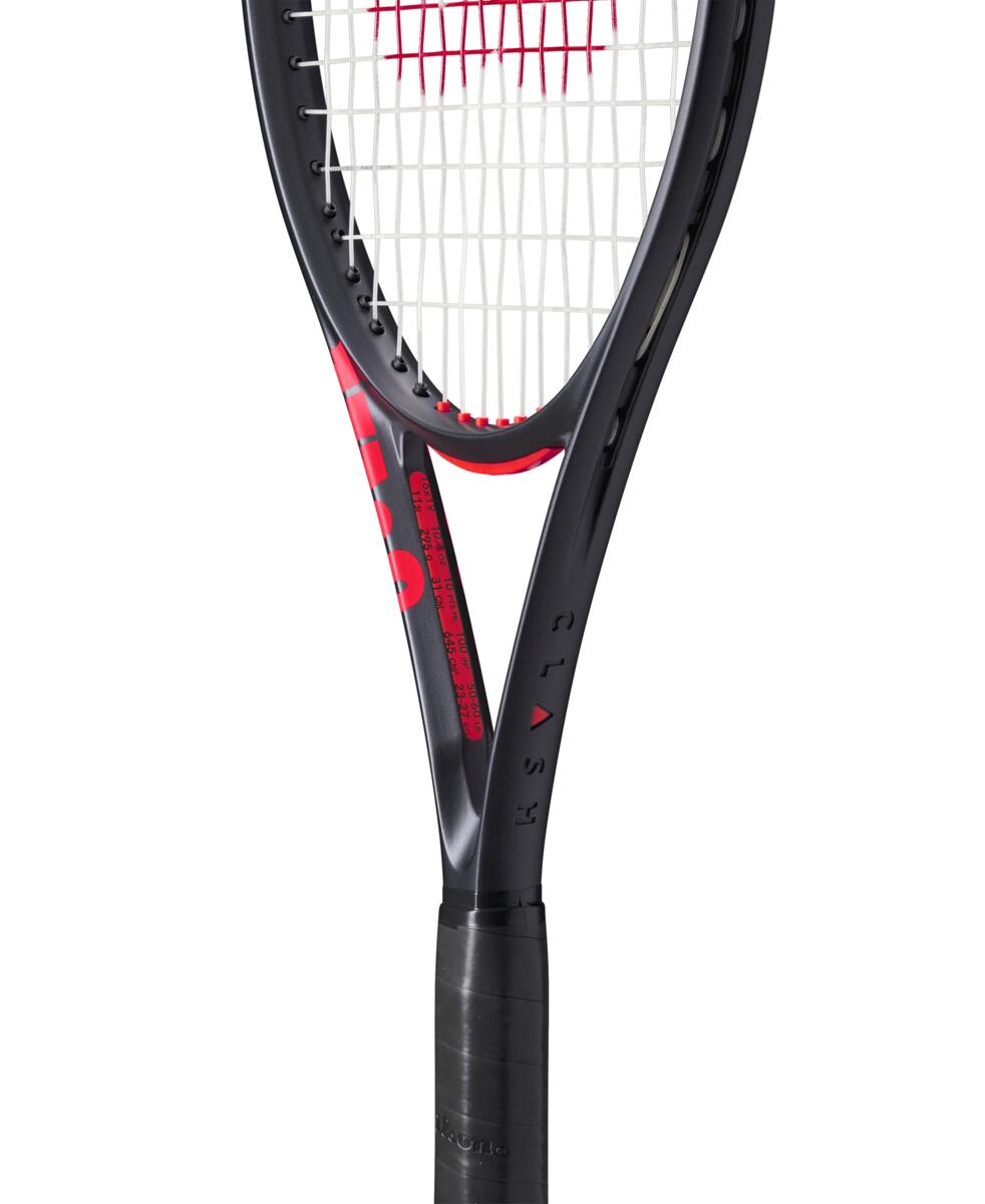 Wilson Clash 100 V3 tennis ketcher