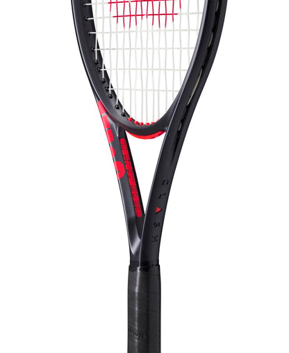 Wilson Clash 100 V3 tennis ketcher