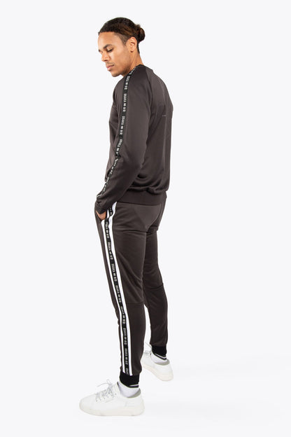 Osaka Men's Training Sweater (Black) - Padellife.dk